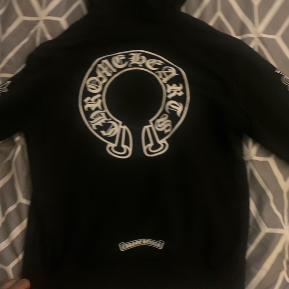 Black Chrome Heart Horseshoe Hoodie! 100% authenticated and like new!! - Picture 3 of 3